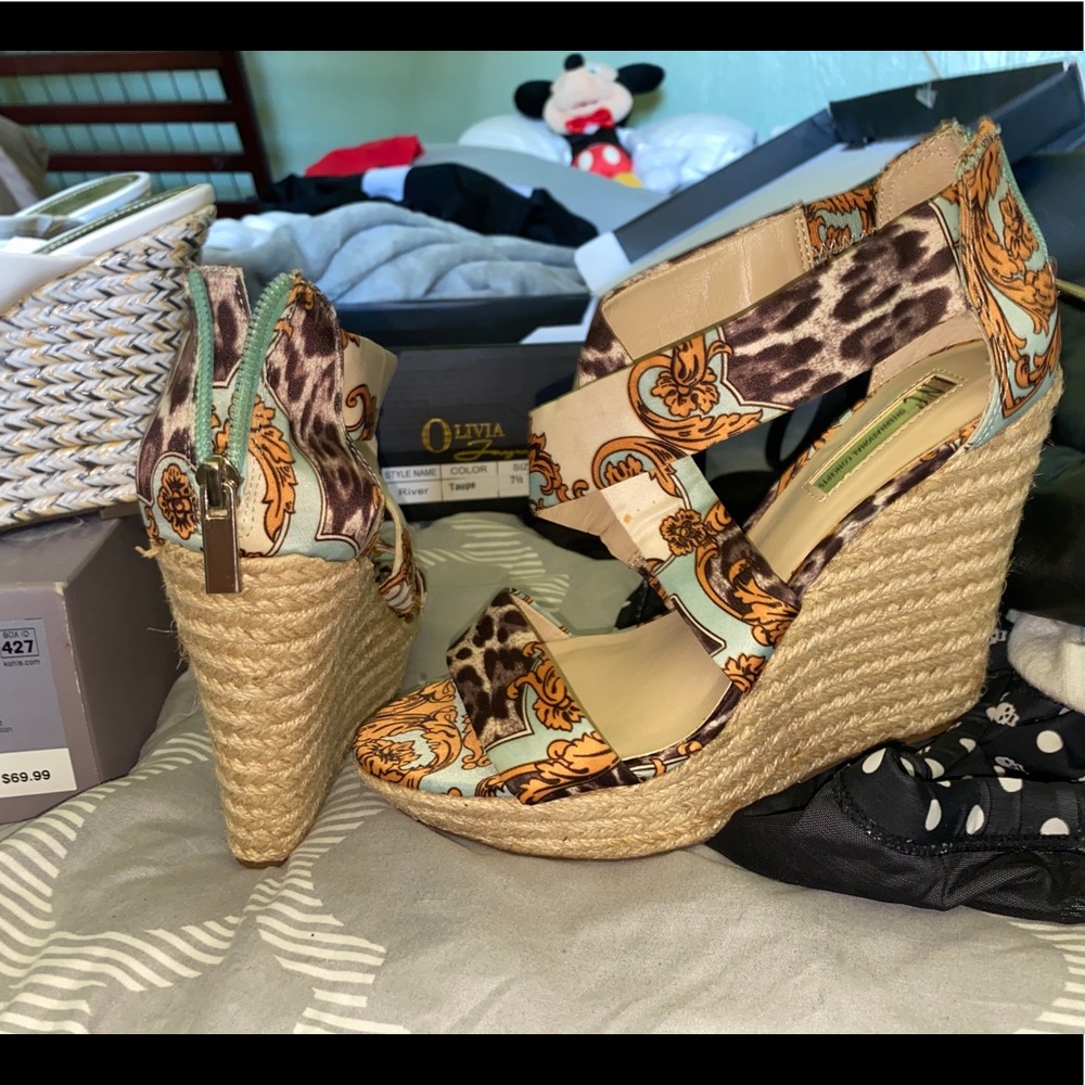 2 pairs women’s heels (Jennifer Lopez) & (INC)